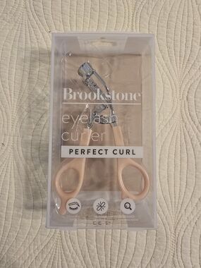 NIB Brookstone Perfect Curl Eyelash Curler